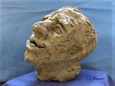 Kopf aus Ton